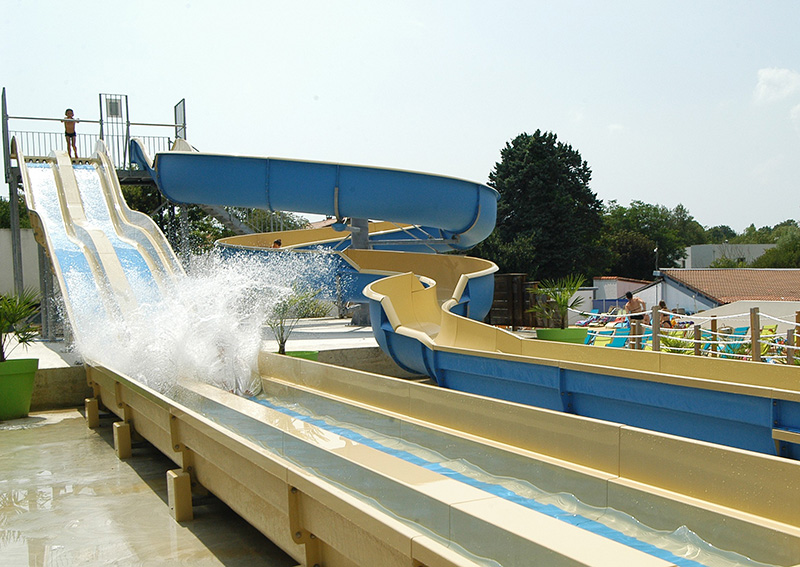 Camping  Saint-Palais-sur-mer  avec piscine et toboggans aquatiques