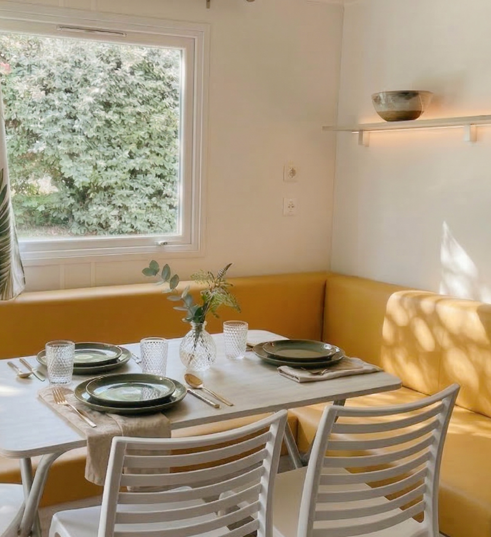 Interior of a mobile home in Ormeaux